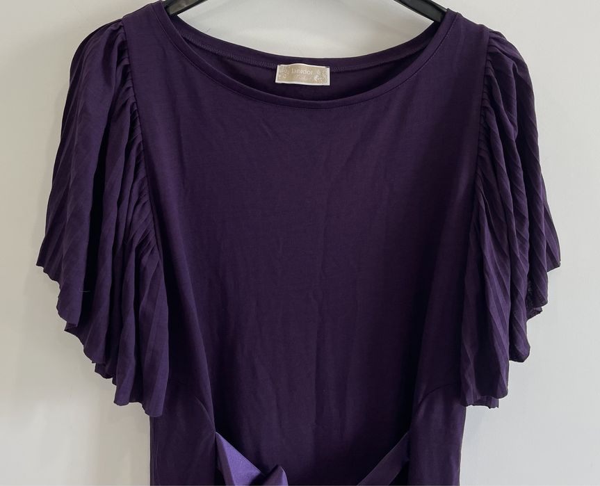 Vestido roxo com mangas plissadas (Lanidor, tamanho M)