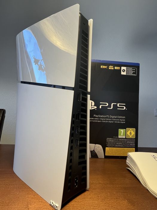 Ps5 Slim Digital + 2 comandos