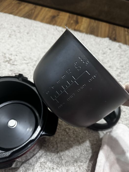 Продам  мультиварку скороварку Zelba