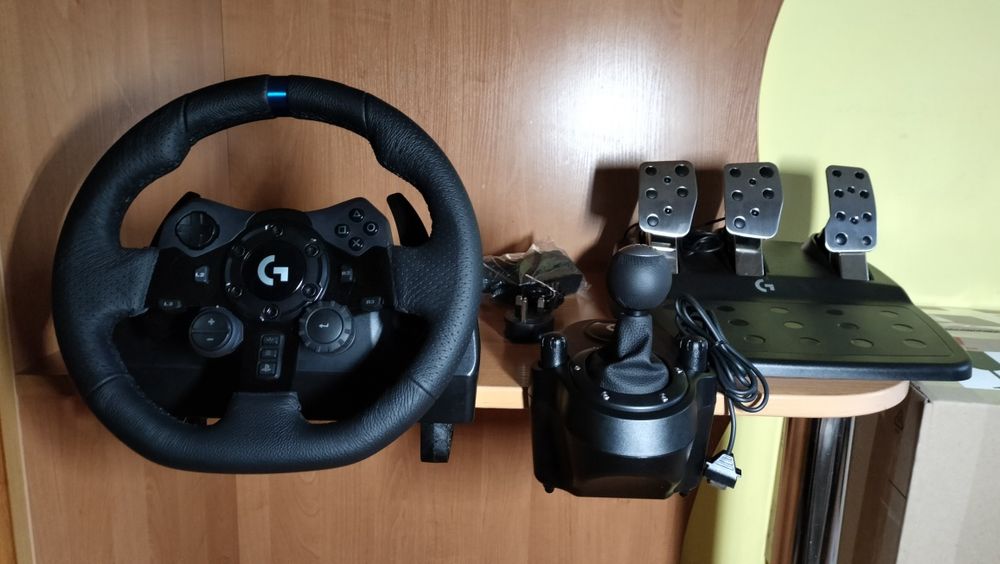 Ігровий руль Logitech g923