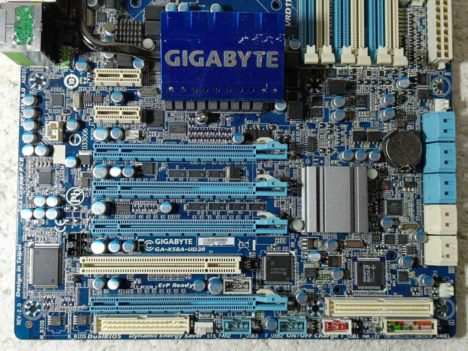 КОМПЛЕКТ Материнська плата Gigabyte GA-X58A-UD3R + проц i7-960 LGA1366