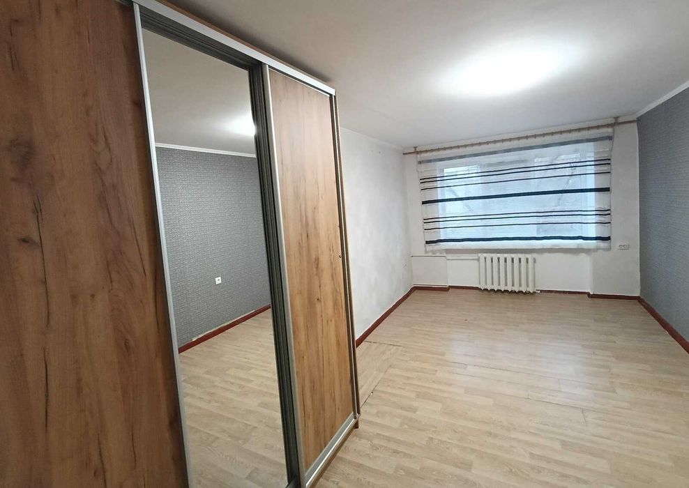 Продаж 1 кімнати на вул.Інституцькій (Південно-Захід)