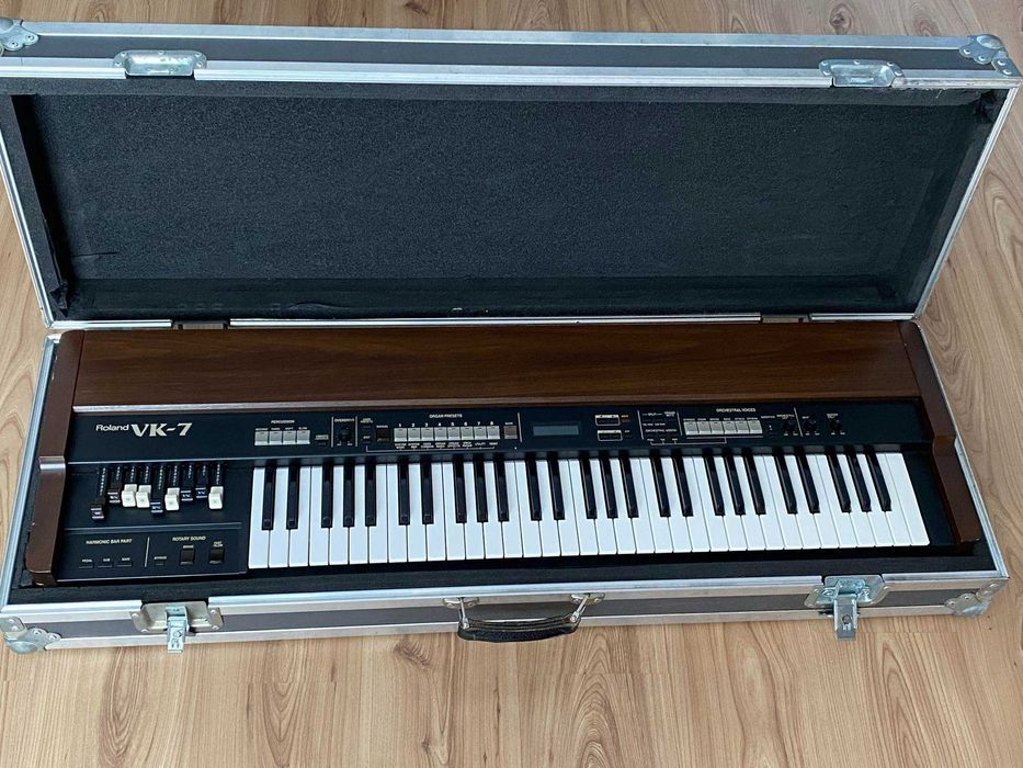 Roland VK-7 organy made in Japan z solidnym futerałem flightcase