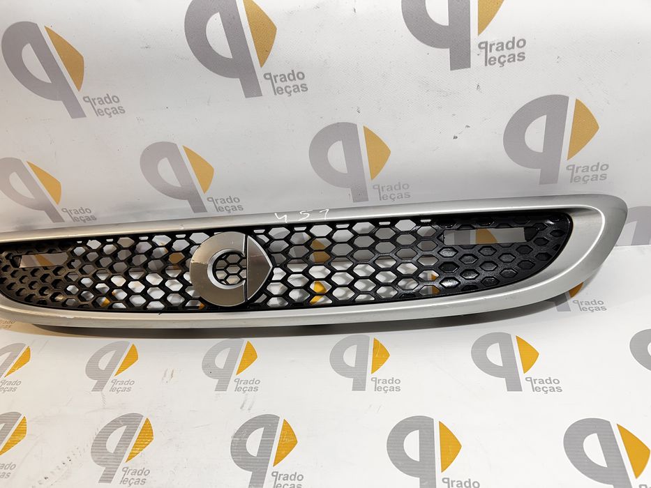 Grelha frente com simbolo smart fortwo 451 restyling facelift