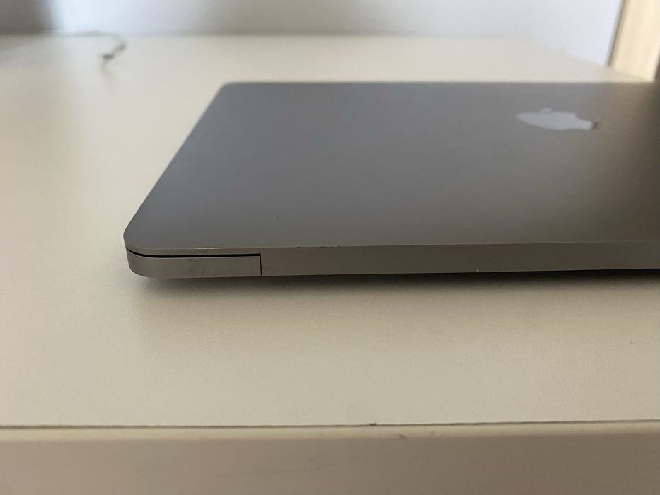 Macbook pro 13 M2 8GB 512GB SSD