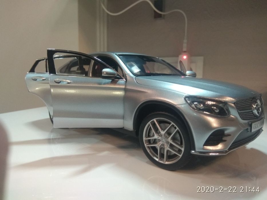 Мерседес Бенц GLC купе 1:18