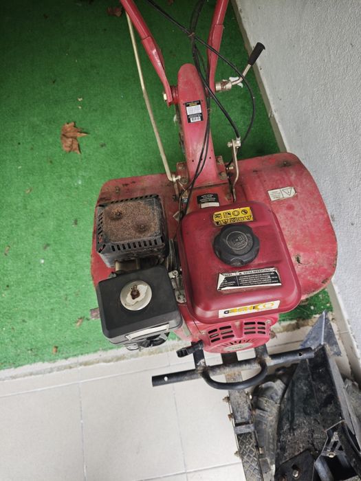 Motoenxada  com transmição direta 7CV