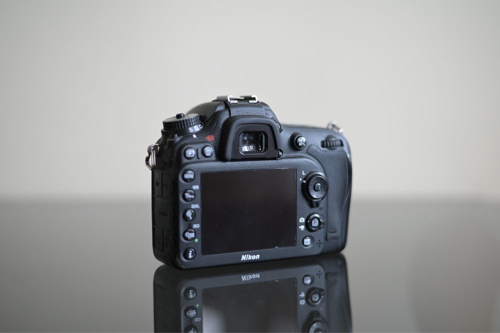 Фотоапарат Nikon D7100