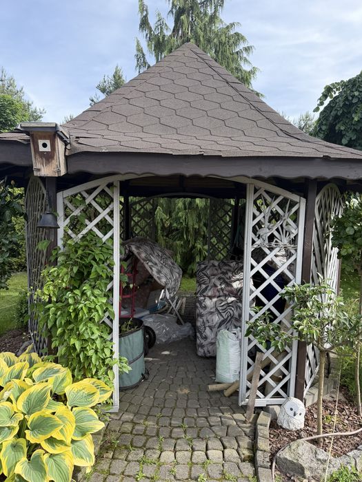 Piękna pergola sześciokątnao ogrodowa z drewna