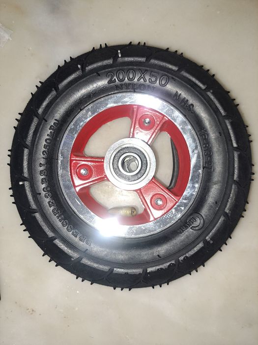 Pneu e Roda de Scooter / Trotinete Elétrica 200×50