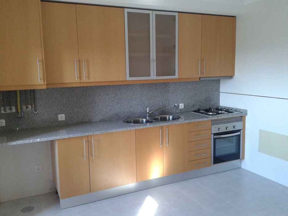 Arrendo Apartamento T2 Oliveira do Bairro