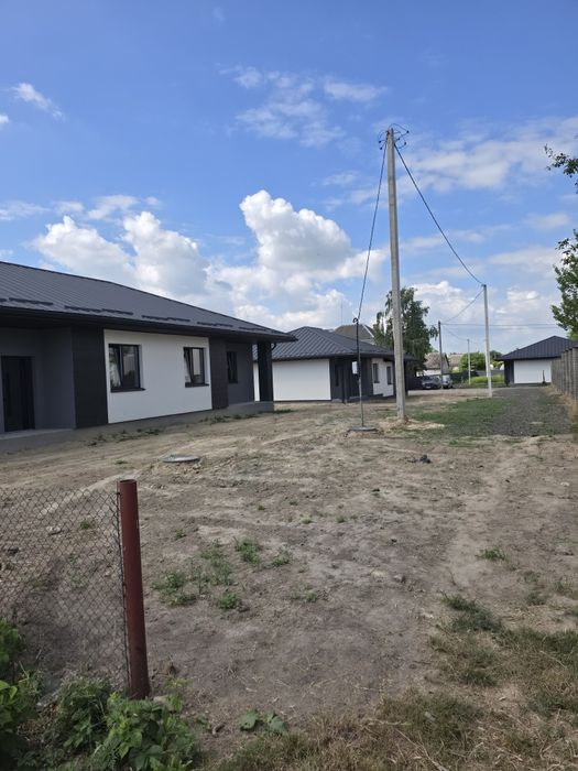 Продаж Будинку Дуплекса