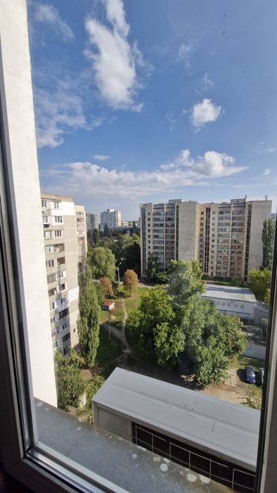 Оренда 2 к. квартири поруч з метро Дарниця
