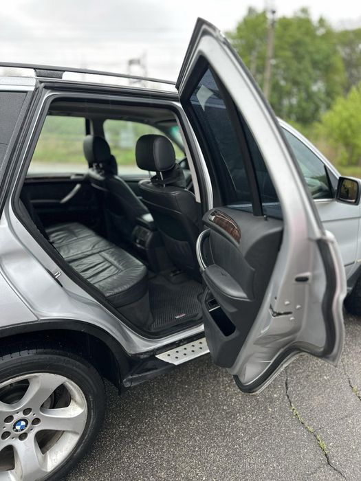 Продам BMW X5 E53 2003