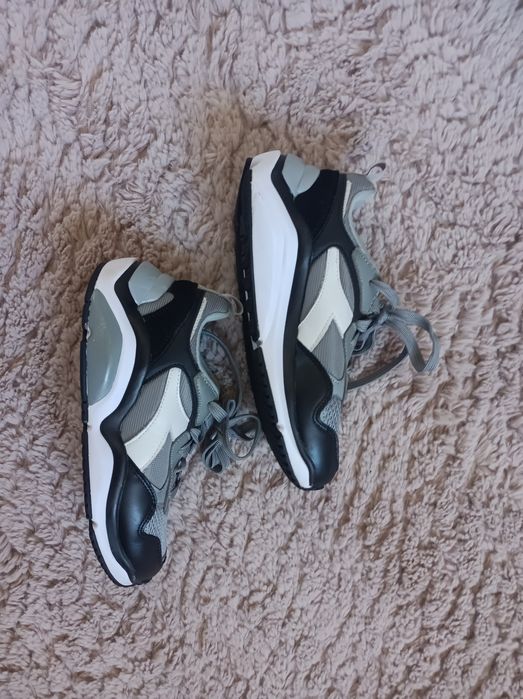 Buty Diadora r 36tj 22-22,5cn jak Nowe