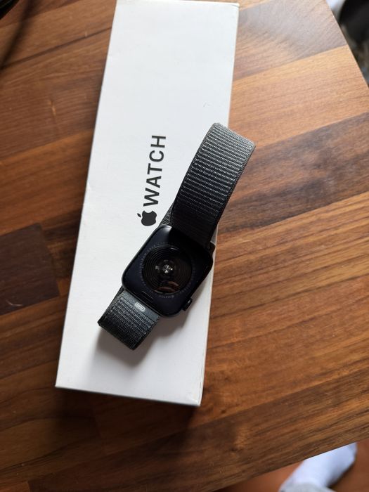 Apple Watch SE 2023 44mm Aluminio meia noite