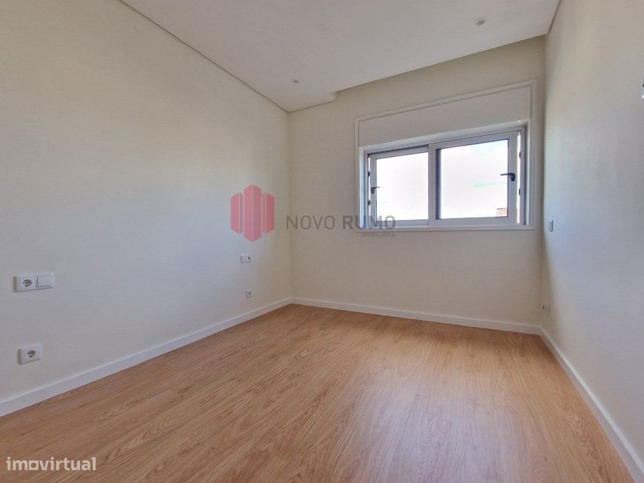 Apartamento T4 para arrendar.