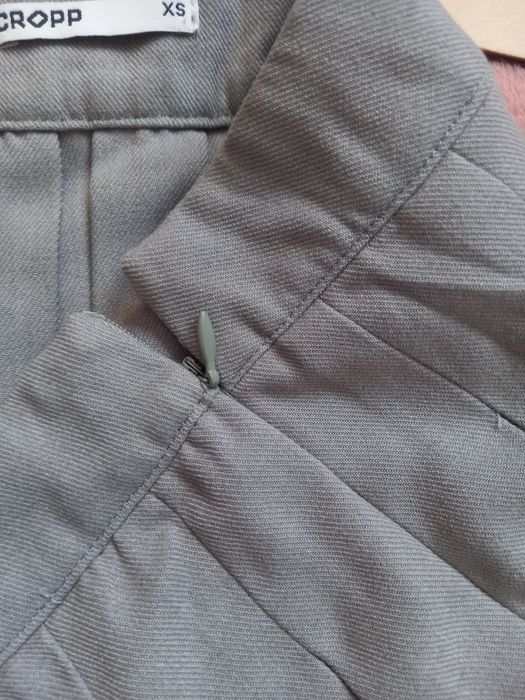 Spódniczka Cropp XS 34 plisowana mini szara uszkodzona