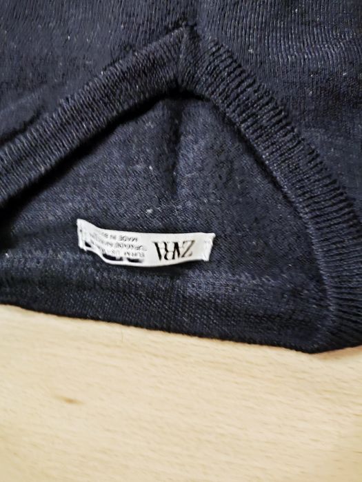 Czarny sweter męski