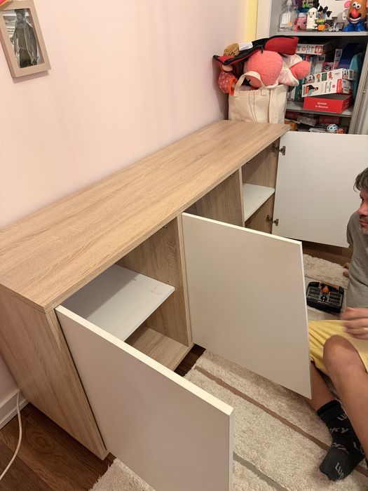 Cómoda. Parq libwrtar espaço