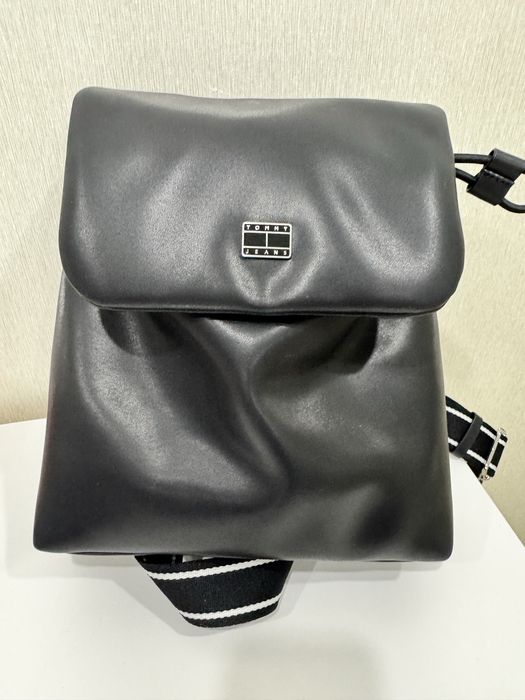 Чорний рюкзак tommy hilfiger tomy jeans