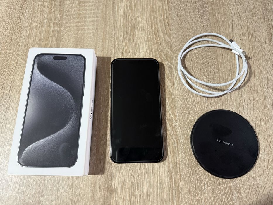 Iphone 15 pro max 256 gigas como novo sem riscos