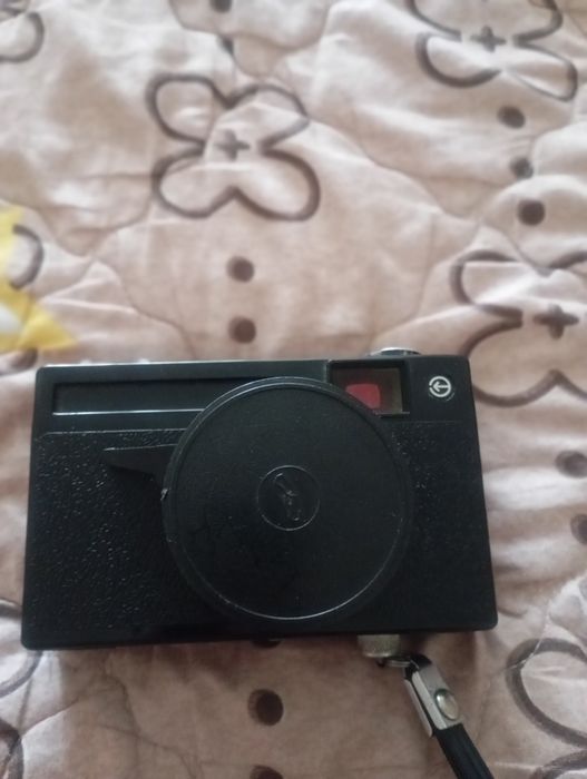 Продам плівкові фотоапарати ЛОМО та Силует Електро