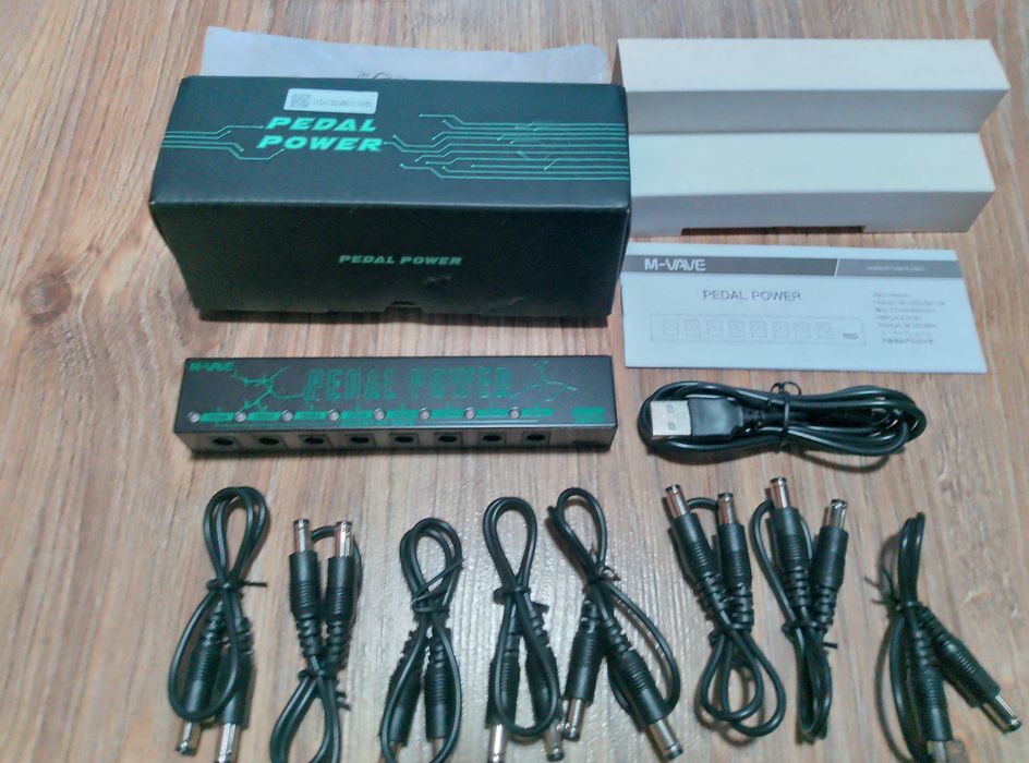 Педали гитарные бас, овердрайв, дисторшн, реверб, дилей, хорус, преамп