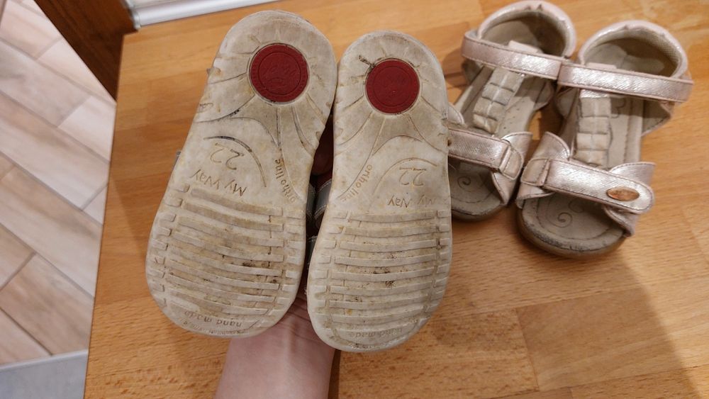 Sandałki dla dziewczynki rozmiar 22