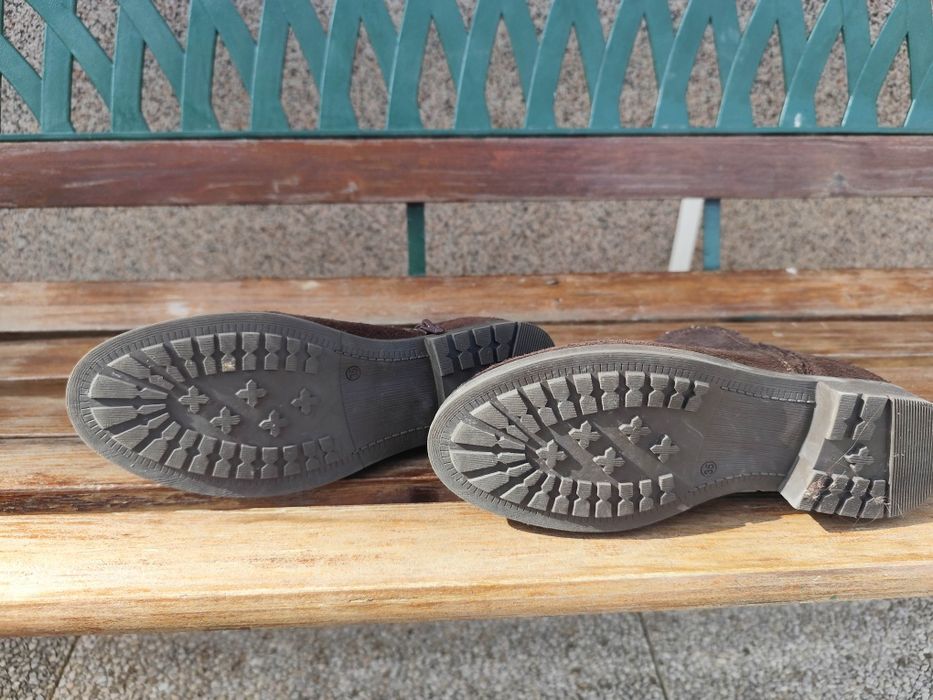 Botas em camurça como novas 35
