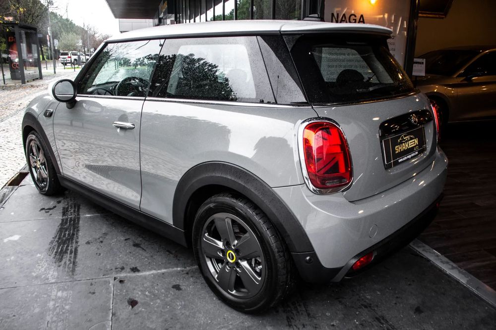 MINI 3 Portas Cooper SE Essential