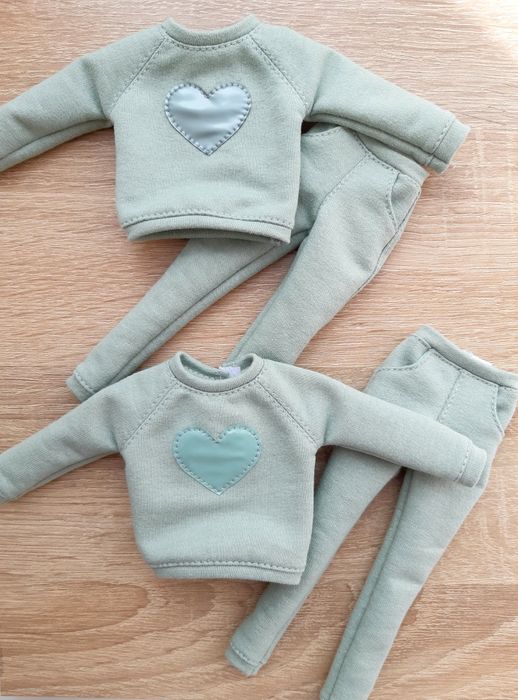 Спортивный костюм для ляльки Барбі