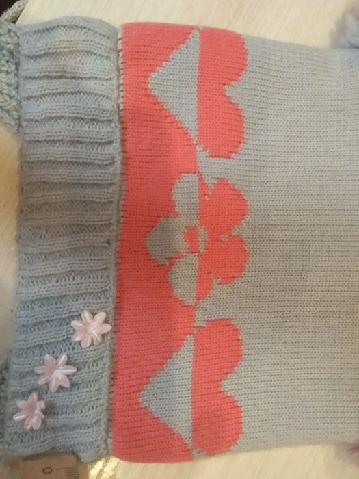 Шапка на термопідкладці  в дуже гарному стані.