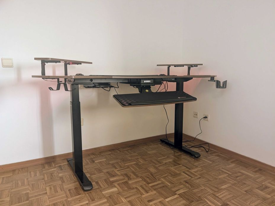 Mesa de Jogos/Secretária Ergonómica EUREKA – Elétrica, LED – 182 cm