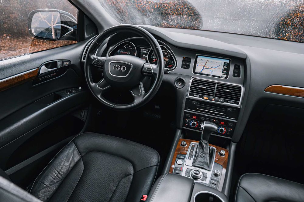 Audi Q7 quattro Prestige      2012