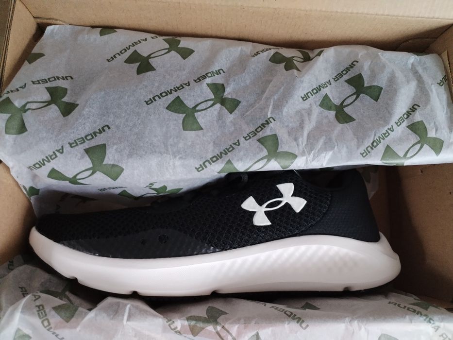 Under Armour Mężczyźni UA Charged Pursuit 3 r.42 oryginalne okazja