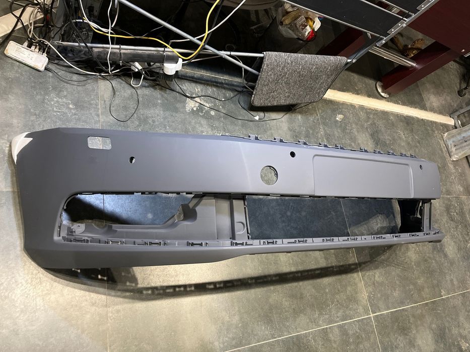 Бампер передній з ом. та парк. VW Passat B7 2010-2015 3AA807217FGRU