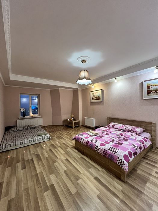 Здам подобово 2 кімнатну квартиру студія з видом на Дніпро та місто