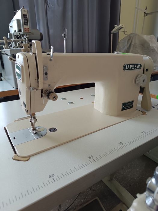 Продам швейную машину для имитации ручного стежка Japsew j-200