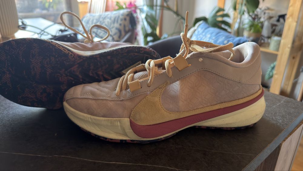 Nike - Giannis Antetokounmpo