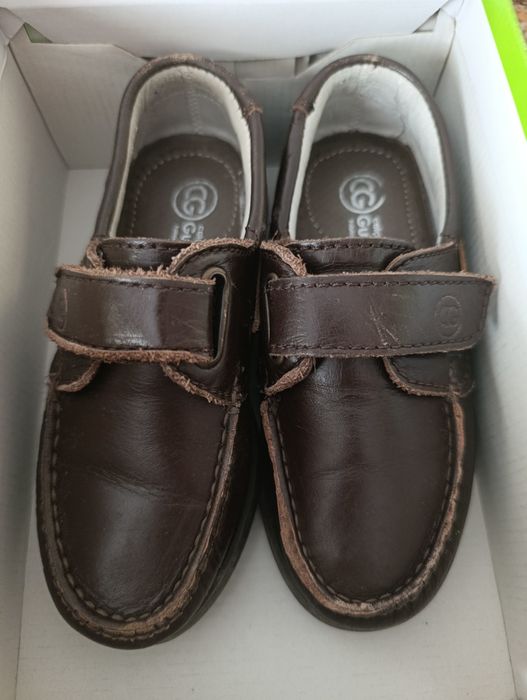 Sapatos de vela castanhos