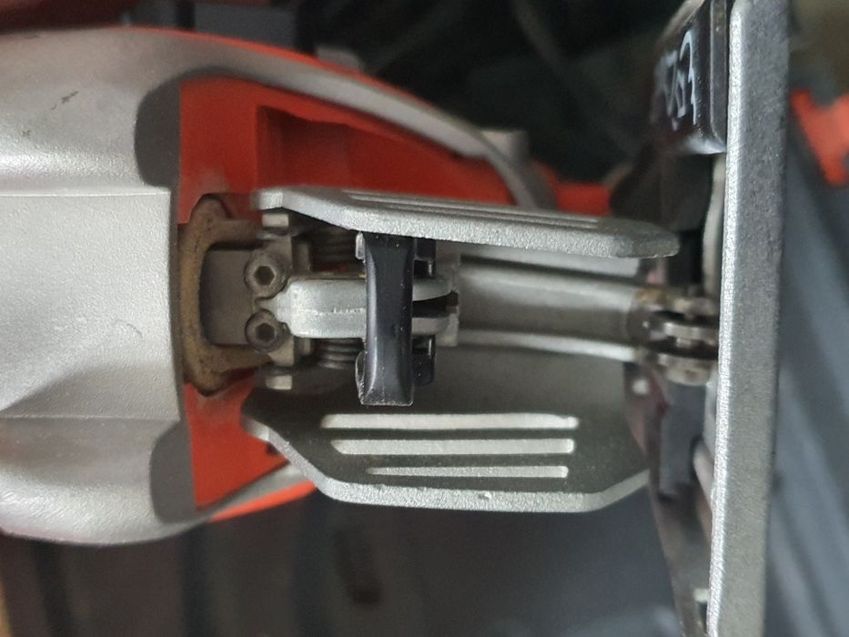 Електролобзик black&decker XTS10E