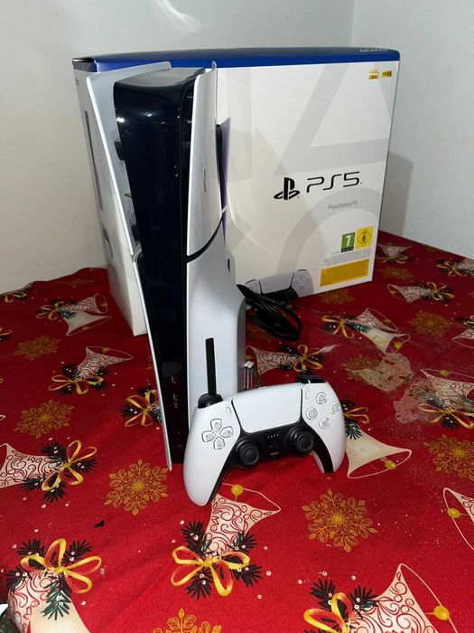 PlayStation 5 Slim c/ Leitor de Disco. – Usado, Conservado + 2 Jogos