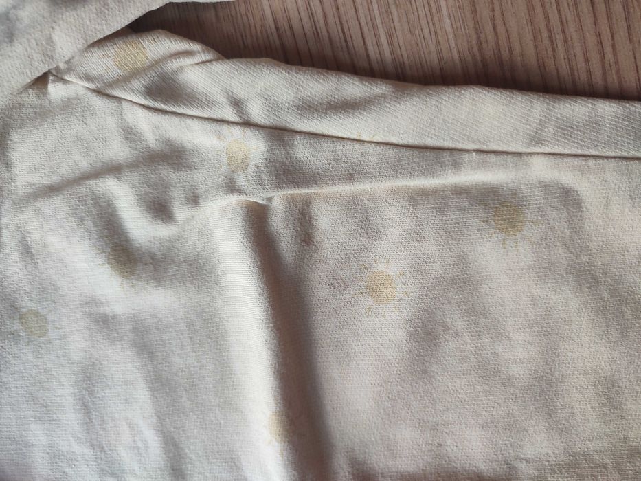 Żółte dresy H&M w słońca 98