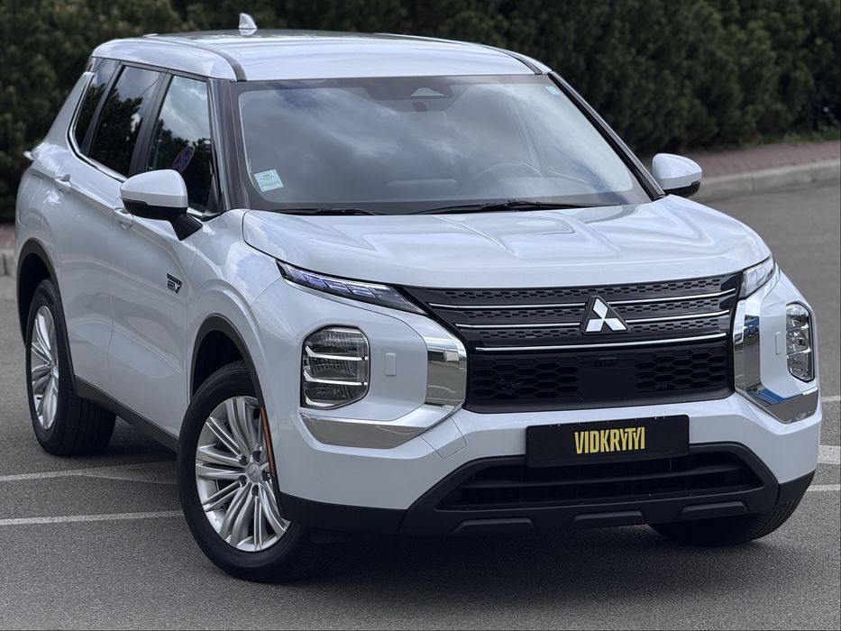 Mitsubishi Outlander EV, 2023 року, 2.4 плагін-гібрид автомат 4wd 34км