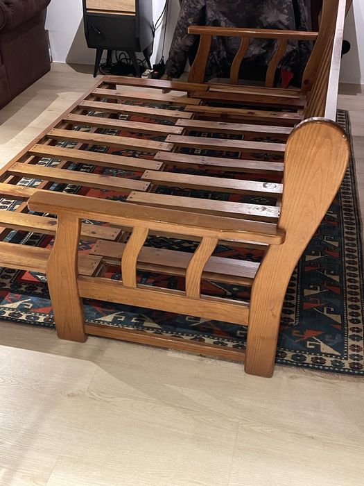 Sofá cama em pinho/madeira maciça