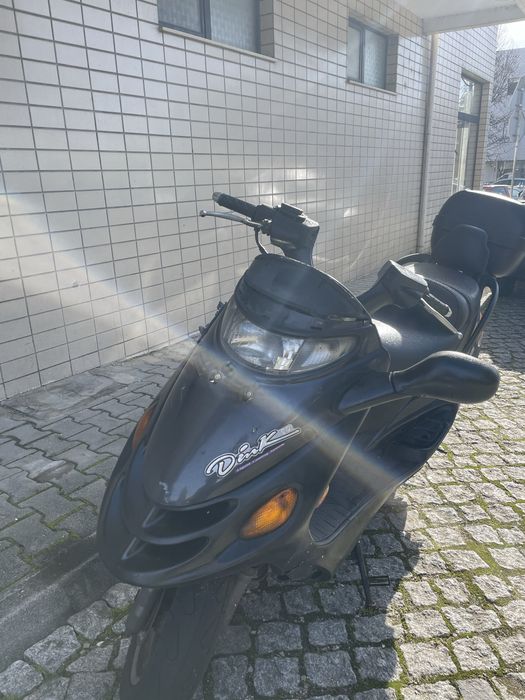 Vende-se mota 50