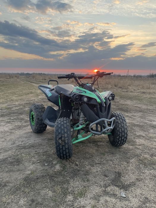Квадроцкл зелений