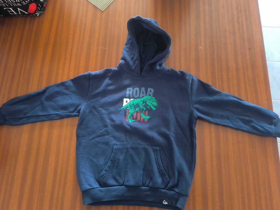 Camisola com capuz criança 8 anos
