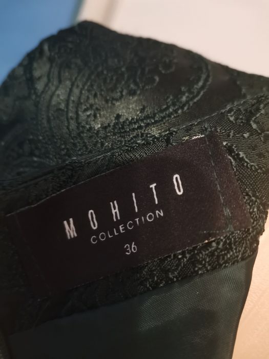 Wizytowa sukienka damska Mohito rozm 36, wytłaczany wzór,ciemna zieleń